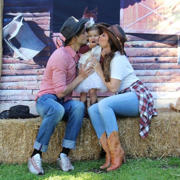 Meet your Posher, Jennifer - Picture 1 of 1